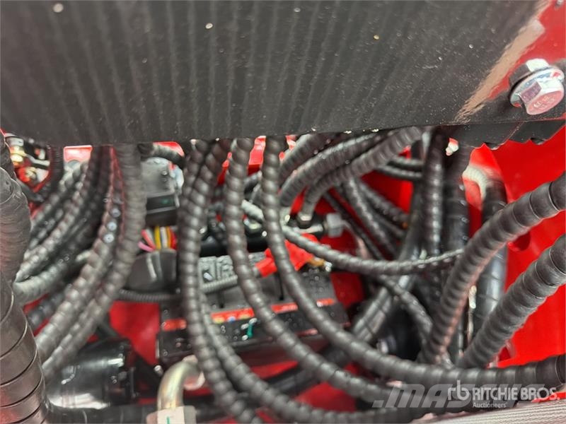 SSL1500-RED Mini Minicargador (Sin Usar) / Mini Co لوادر انزلاقية التوجيه