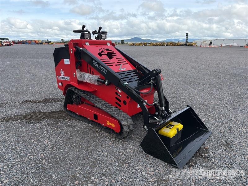  SSL1500-RED Mini Minicargador (Sin Usar) / Mini Co لوادر انزلاقية التوجيه