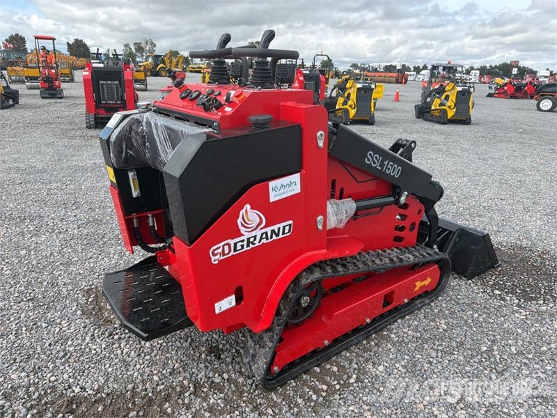  SSL1500-RED Mini Minicargador (Sin Usar) / Mini Co لوادر انزلاقية التوجيه