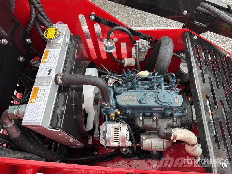  SSL1500-RED Mini Minicargador (Sin Usar) / Mini Co لوادر انزلاقية التوجيه