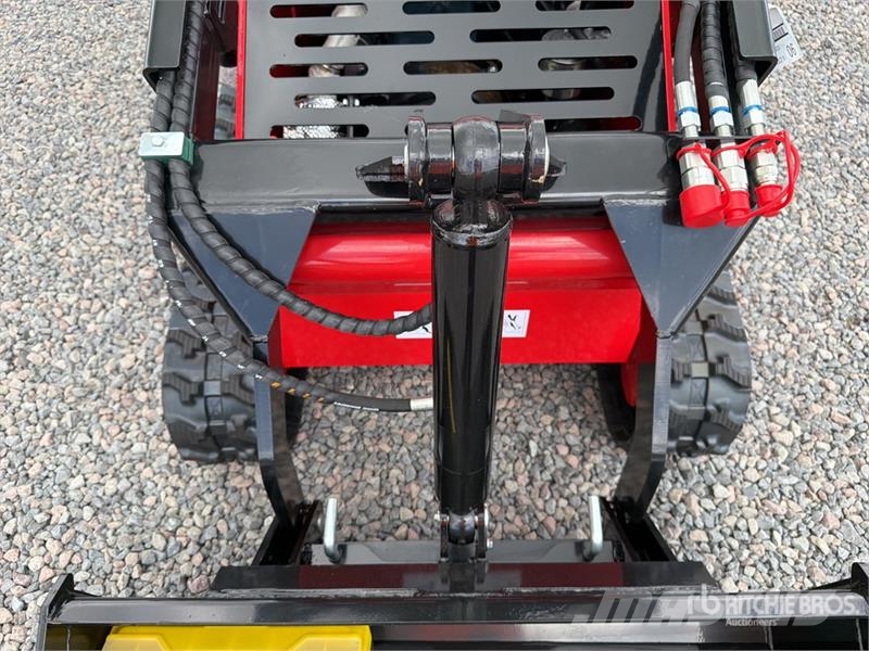  SSL1500-RED Mini Minicargador (Sin Usar) / Mini Co لوادر انزلاقية التوجيه