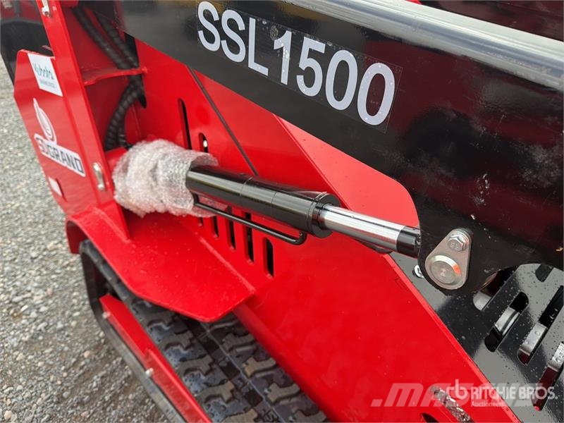  SSL1500-RED Mini Minicargador (Sin Usar) / Mini Co لوادر انزلاقية التوجيه