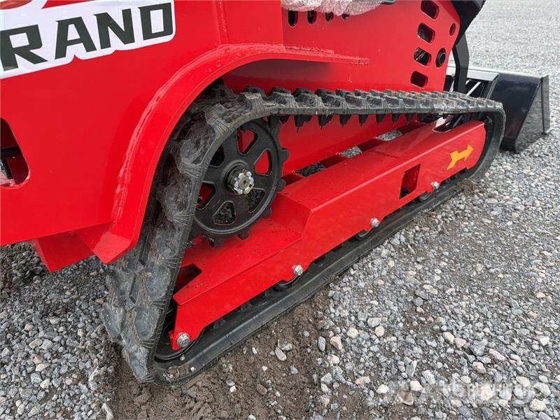  SSL1500-RED Mini Minicargador (Sin Usar) / Mini Co لوادر انزلاقية التوجيه