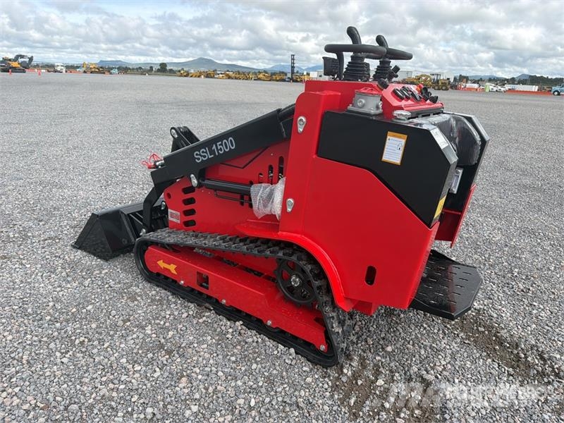  SSL1500-RED Mini Minicargador (Sin Usar) / Mini Co لوادر انزلاقية التوجيه