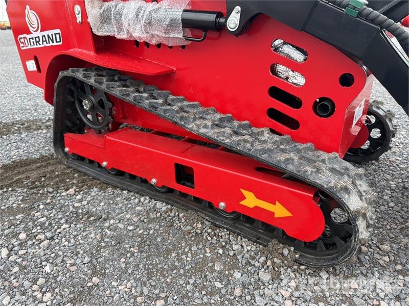  SSL1500-RED Mini Minicargador (Sin Usar) / Mini Co لوادر انزلاقية التوجيه