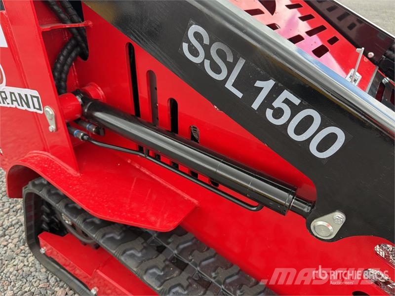  SSL1500-RED Mini Minicargador (Sin Usar) / Mini Co لوادر انزلاقية التوجيه