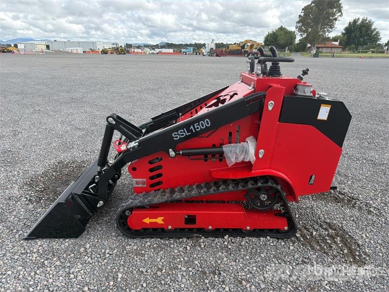  SSL1500-RED Mini Minicargador (Sin Usar) / Mini Co لوادر انزلاقية التوجيه