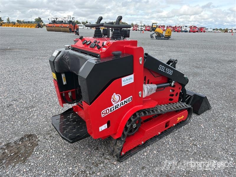 SSL1500-RED Mini Minicargador (Sin Usar) / Mini Co لوادر انزلاقية التوجيه