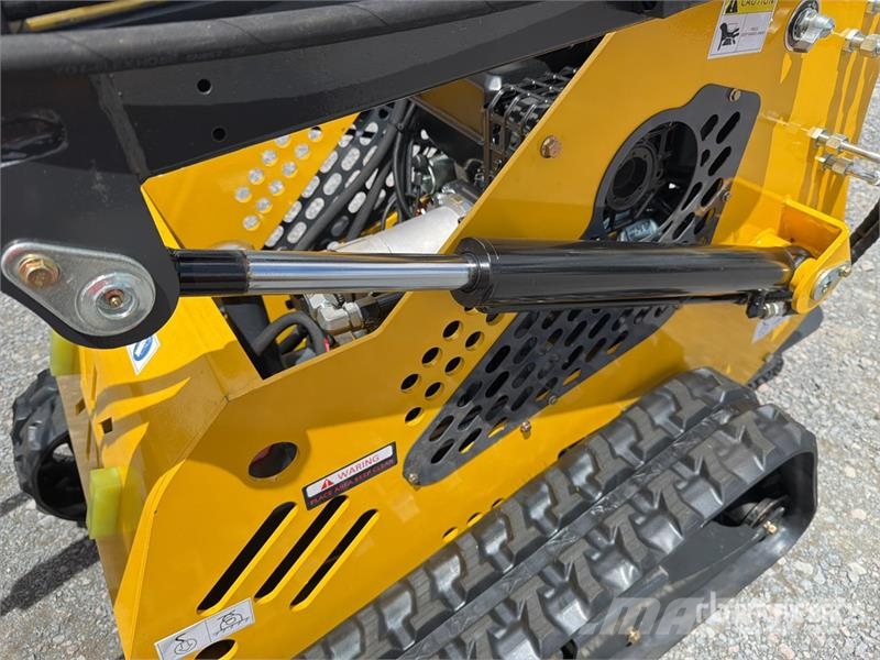  SSL60 Mini Minicargador (Sin Usar) / Mini Compact  لوادر انزلاقية التوجيه