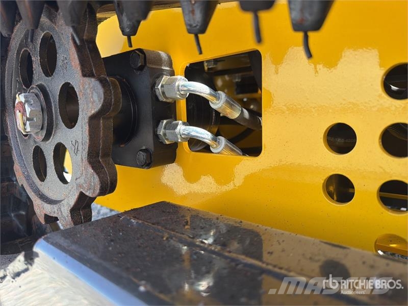SSL60 Mini Minicargador (Sin Usar) / Mini Compact لوادر انزلاقية التوجيه