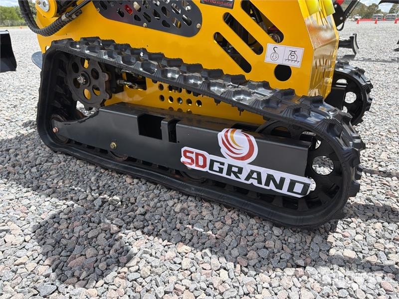  SSL60 Mini Minicargador (Sin Usar) / Mini Compact  لوادر انزلاقية التوجيه