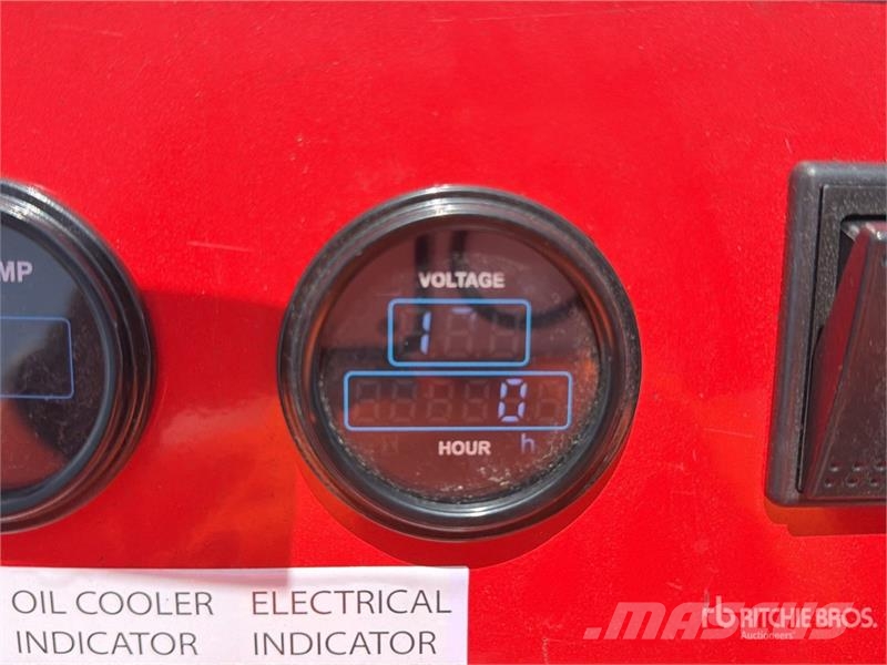 SSL60 Mini Minicargador (Sin Usar) / Mini Compact لوادر انزلاقية التوجيه