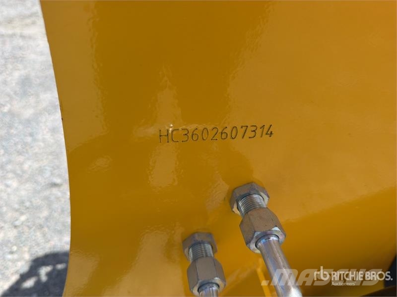 SSL60 Mini Minicargador (Sin Usar) / Mini Compact لوادر انزلاقية التوجيه