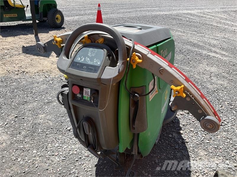 Tennant T300 Walk-Behind Electric Limpiadora de Pisos / Fl Egyéb betakarító felszerelések