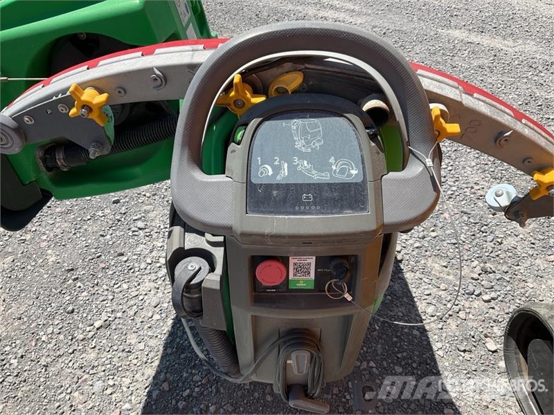 Tennant T300 Walk-Behind Electric Limpiadora de Pisos / Fl Egyéb betakarító felszerelések
