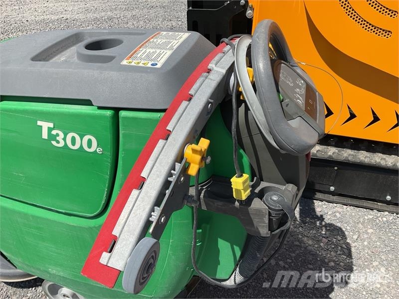 Tennant T300 Walk-Behind Electric Limpiadora de Pisos / Fl Egyéb betakarító felszerelések