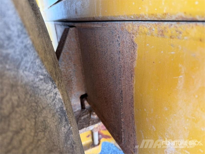 Terra-Gator TG002 3 Wheel Esparcidor sobre Neumati Αυτοκινούμενα ψεκαστικά