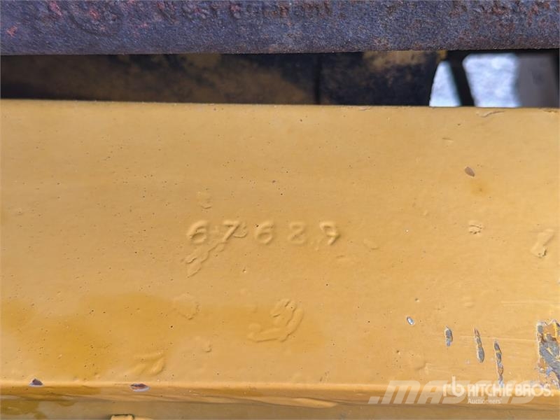 TerraGator TG002 3 Wheel Esparcidor sobre Neumati رشاشات ذاتية الحركة