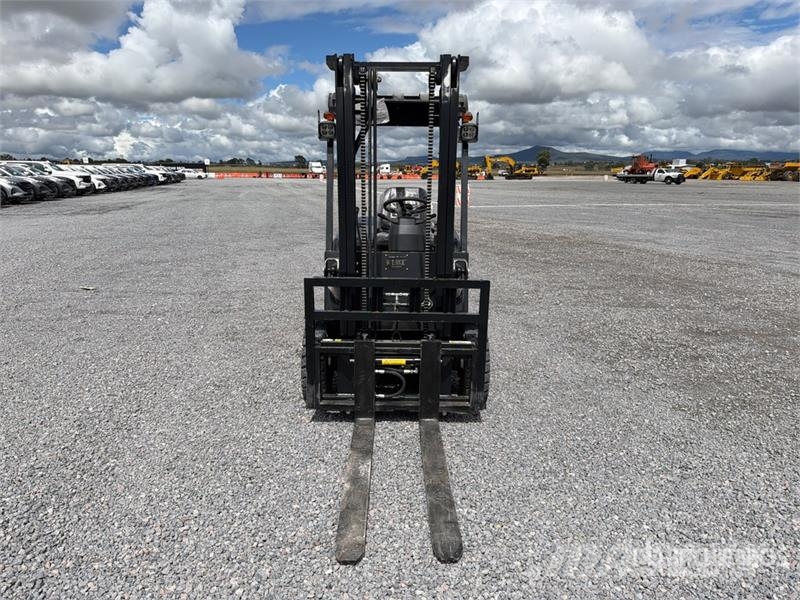 Terramax CPD-30 6600 lb Montacargas Electrico (Sin Elektromos targoncák