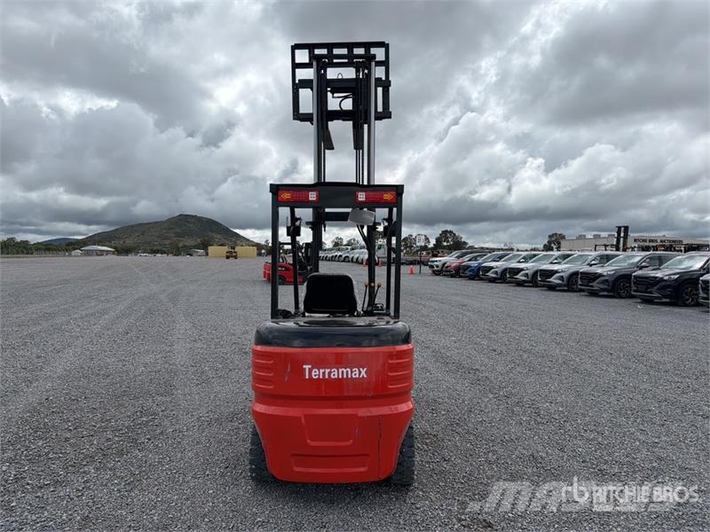 Terramax CPD-30 6600 lb Montacargas Electrico (Sin Elektromos targoncák