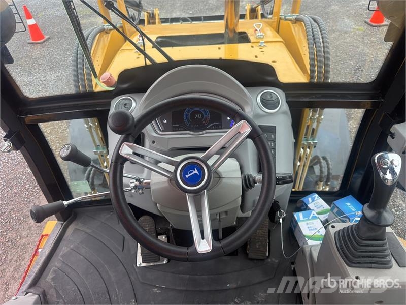 Terramax WZ388-F 4x4 Retroexcavadora (Sin Usar) / Utovarni rovokopači