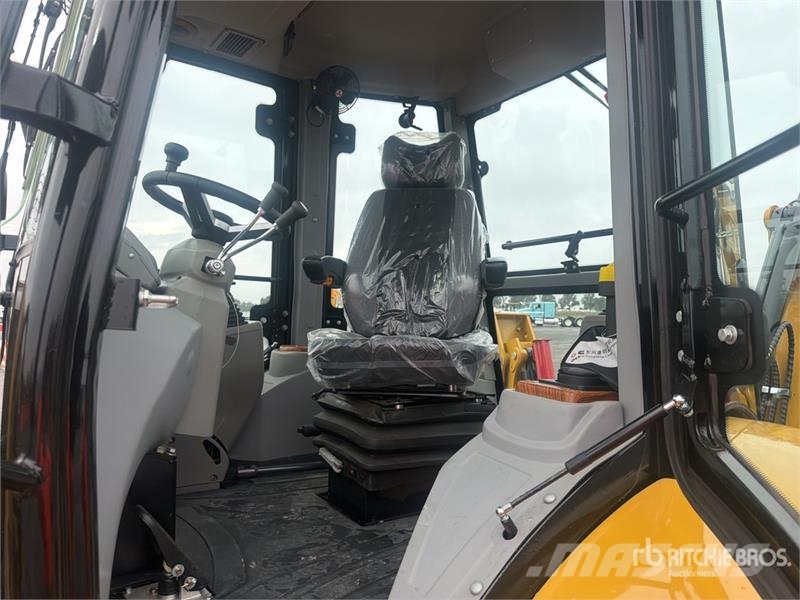 Terramax WZ388-F 4x4 Retroexcavadora (Sin Usar) / Utovarni rovokopači