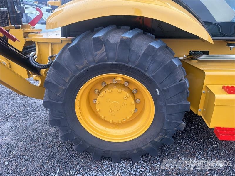 Terramax WZ388-F 4x4 Retroexcavadora (Sin Usar) / Utovarni rovokopači