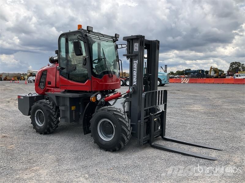  Terramax ZY-35A 7700 lb 4x4 Montacargas Todo Terre شاحنات الطرق الوعرة