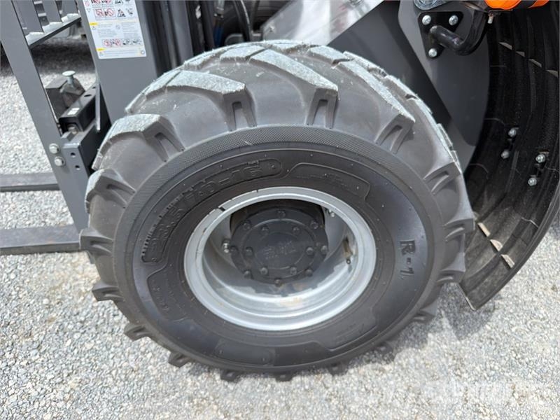  Terramax ZY-35A 7700 lb 4x4 Montacargas Todo Terre شاحنات الطرق الوعرة