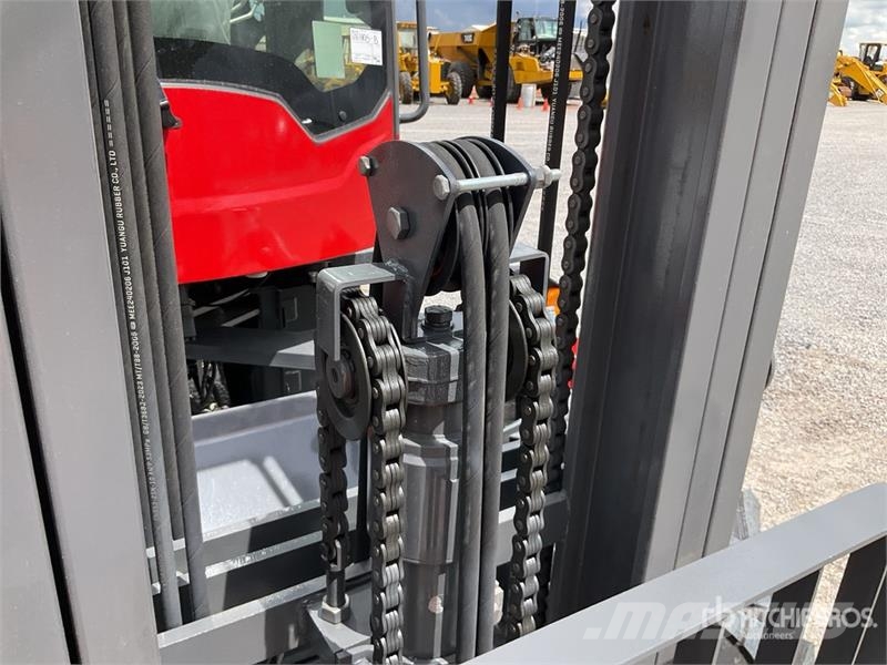  Terramax ZY-35A 7700 lb 4x4 Montacargas Todo Terre شاحنات الطرق الوعرة