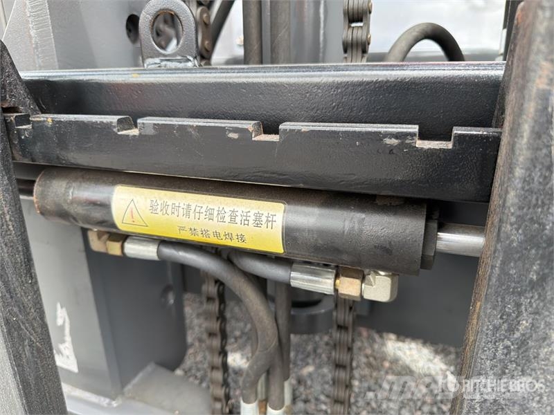  Terramax ZY-35A 7700 lb 4x4 Montacargas Todo Terre شاحنات الطرق الوعرة
