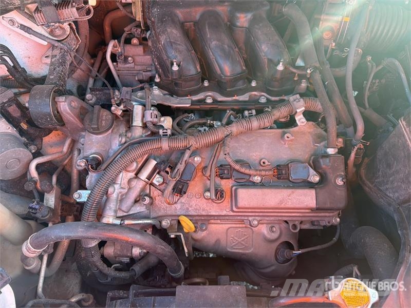 Toyota Sienna Camioneta / Minivan Kistehergépjárművek