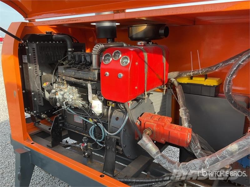  TYPE 30 Bomba de Concreto Portable (Sin Usar) / Co Betonpumpák