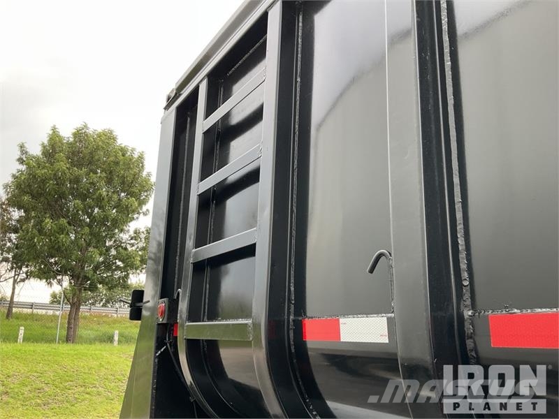 Ventura 30 ft Tri/A End Dump Trailer (Sin usar) Самоскиди