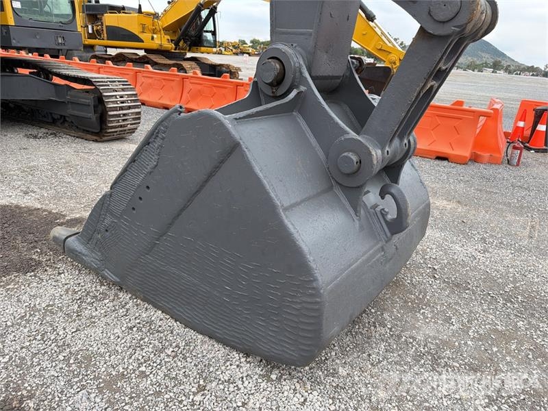Volvo EC 330 BLC Excavadora Hidraulica / Tracked Excavat حفارات زحافة