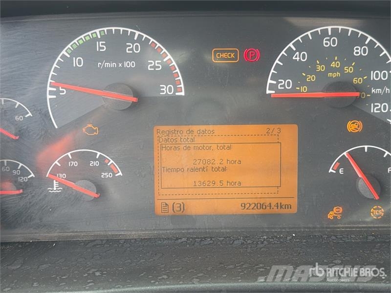 Volvo VNL 64T 630 6x4 Tractocamion con Dormitorio / T/A Tegljači