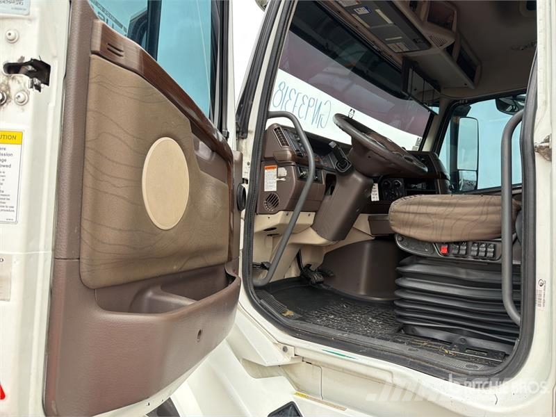 Volvo VNL 64T 630 6x4 Tractocamion con Dormitorio / T/A Truck Tractor Units
