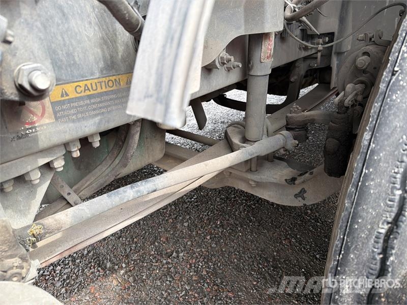 Volvo VNL 64T 630 6x4 Tractocamion con Dormitorio / T/A Tegljači