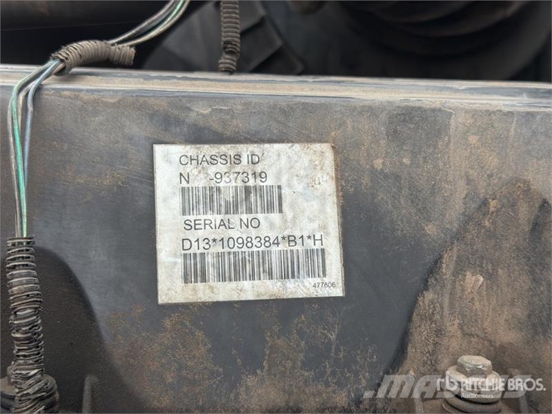 Volvo VNL 64T 630 6x4 Tractocamion con Dormitorio / T/A Ťahače
