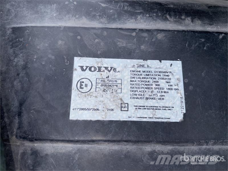 Volvo VNL 64T 630 6x4 Tractocamion con Dormitorio / T/A Tegljači