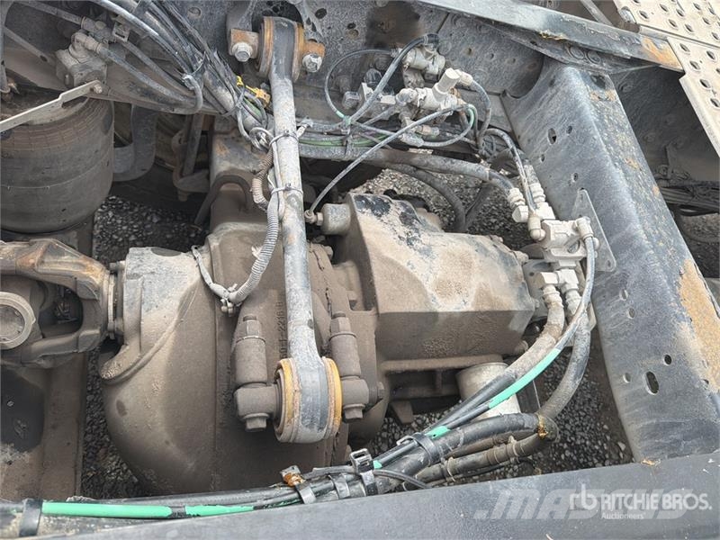 Volvo VNL 64T 630 6x4 Tractocamion con Dormitorio / T/A Truck Tractor Units