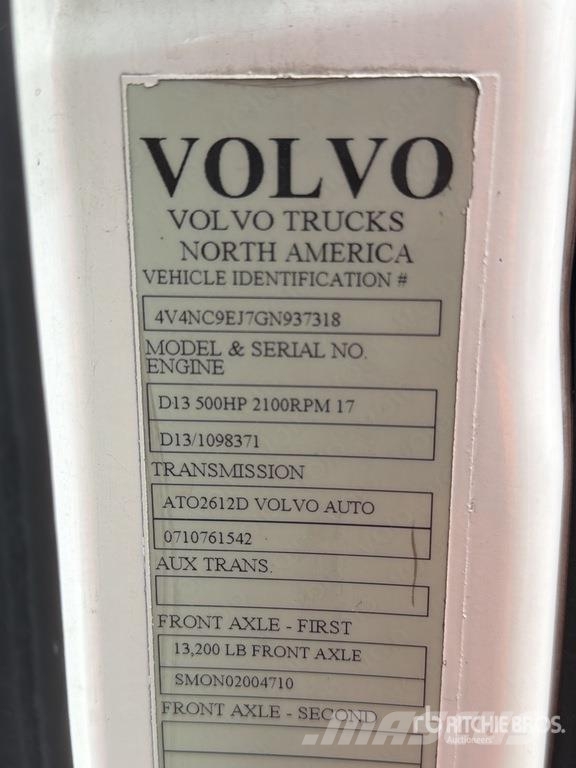 Volvo VNL 64T 630 6x4 Tractocamion con Dormitorio / T/A Truck Tractor Units
