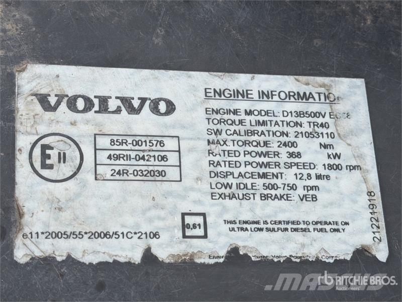 Volvo VNL64T-630 6x4 Tractocamion con Dormitorio / T/A S Tegljači