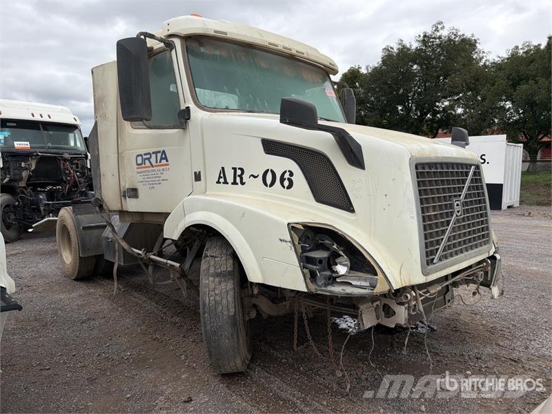 Volvo VNL64T300 Camiones tractor