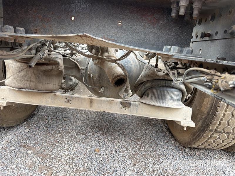Volvo VNL64T300 Camiones tractor
