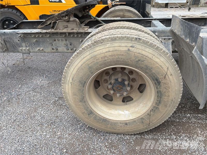 Volvo VNL64T300 Camiones tractor