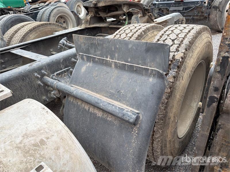Volvo VNL64T300 Camiones tractor