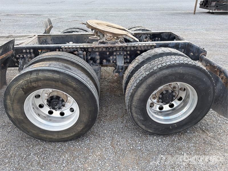 Volvo VNL64T430 6x4 Tractocamion / T/A Sleeper Truck Tra Tegljači
