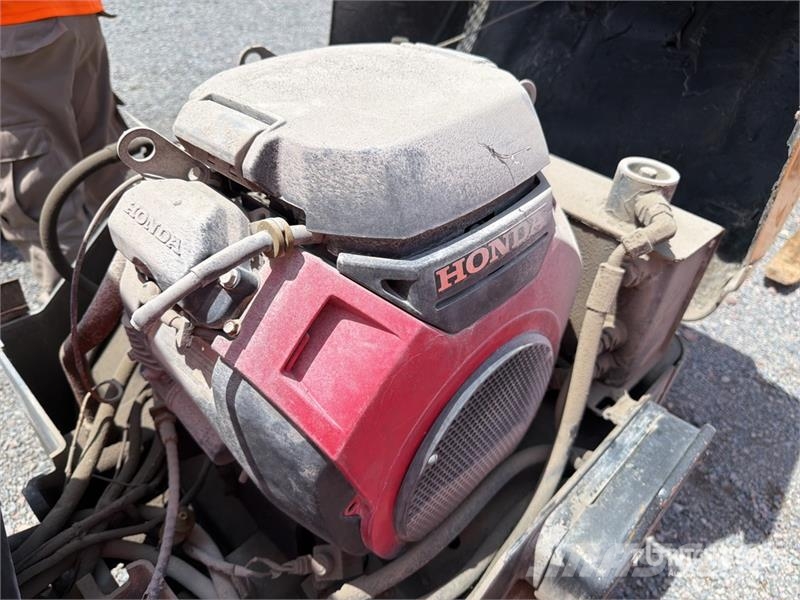 Wacker RD12A مداحل ثنائية الاسطوانة