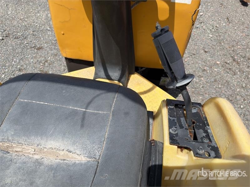 Wacker RD12A مداحل ثنائية الاسطوانة